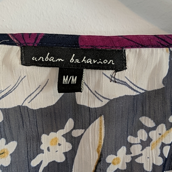 Sheer floral blouse - Picture 3 of 4